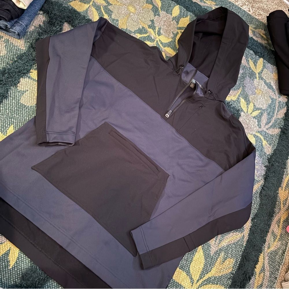 Title 9 Anorak Navy and Black Hooded  jacket Small